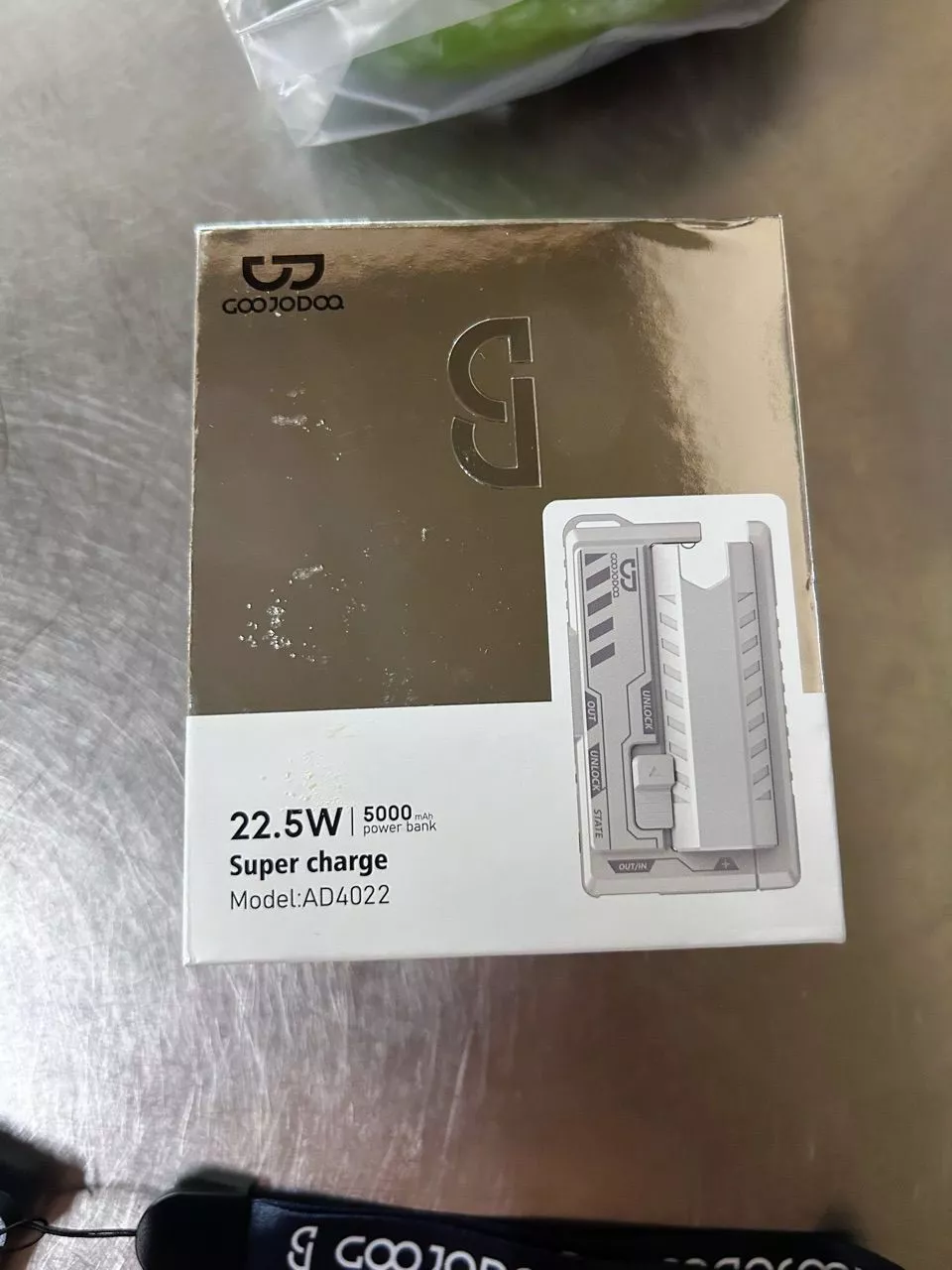 Thiết kế Mecha của sạc dự phòng GOOJODOQ 10000mAh