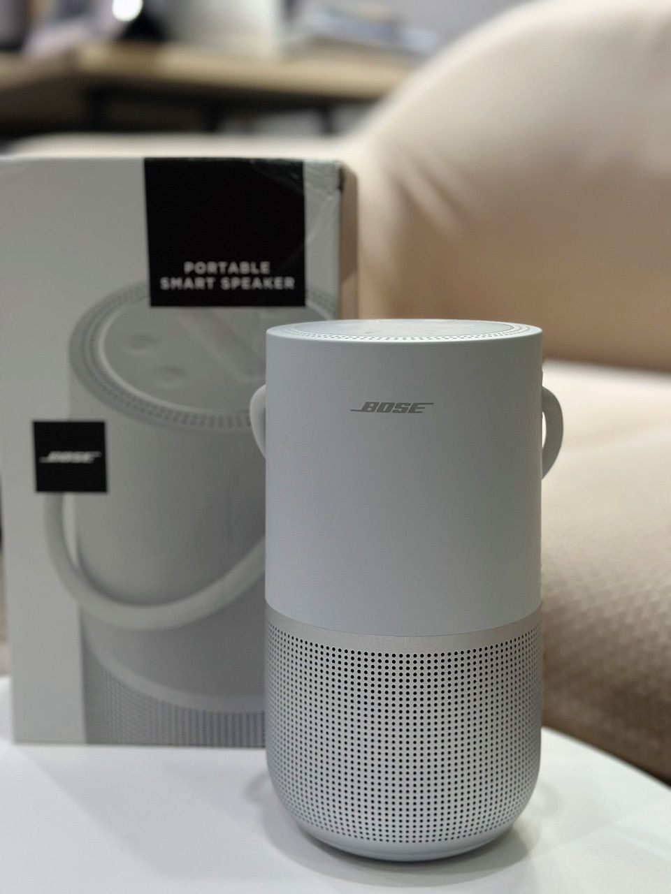 Thiết kế tay cầm của loa Bose