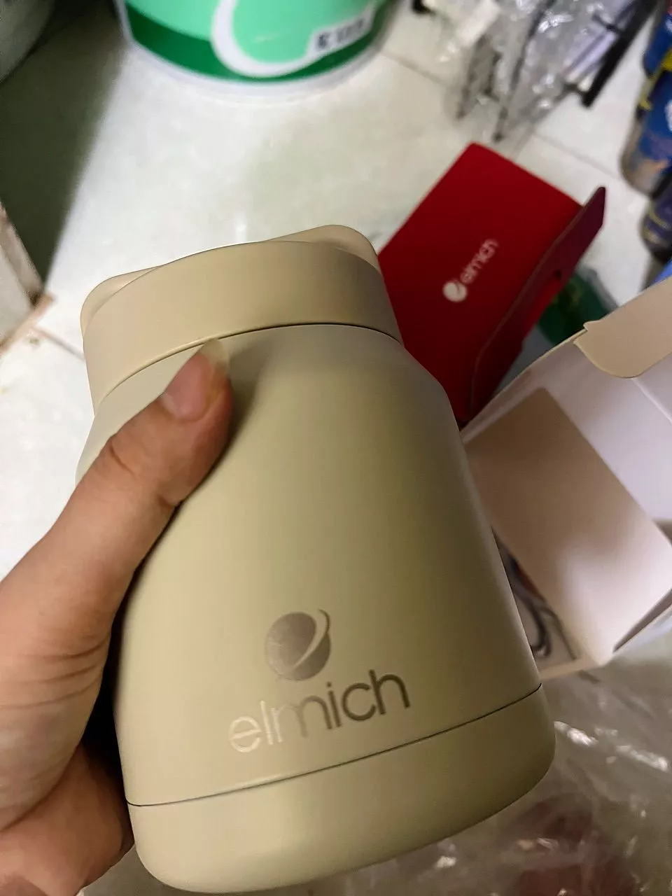 Miệng rộng và nắp vặn của bình Elmich