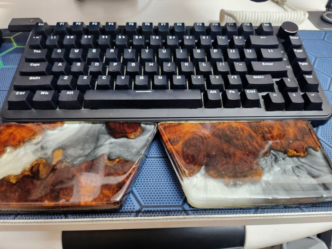 Màn hình TFT trên bàn phím AJAZZ AK820 MAX HE