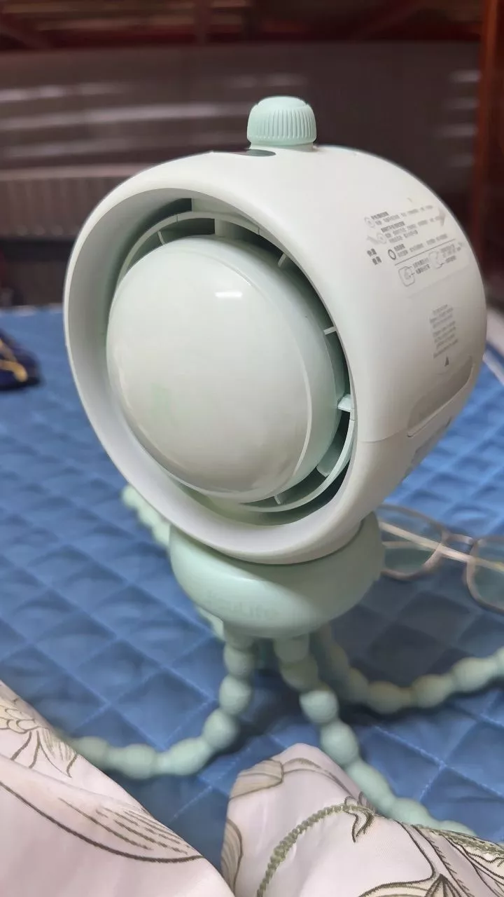 Quạt kẹp dùng cho xe đẩy em bé