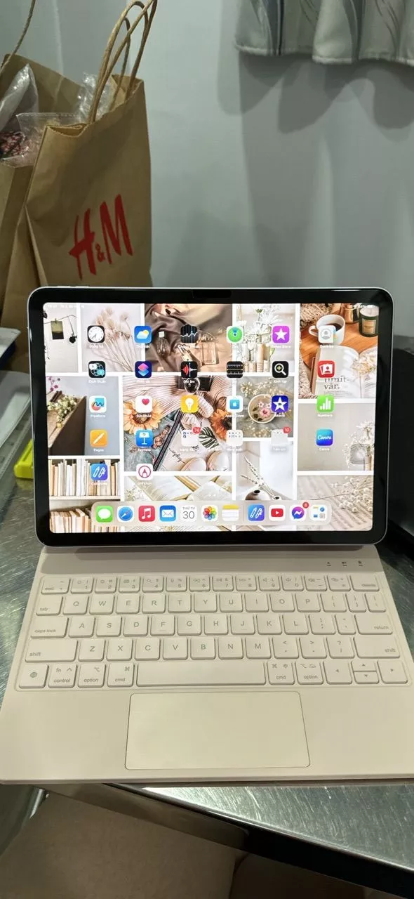 Bàn phím dùng cho iPad Pro và Air