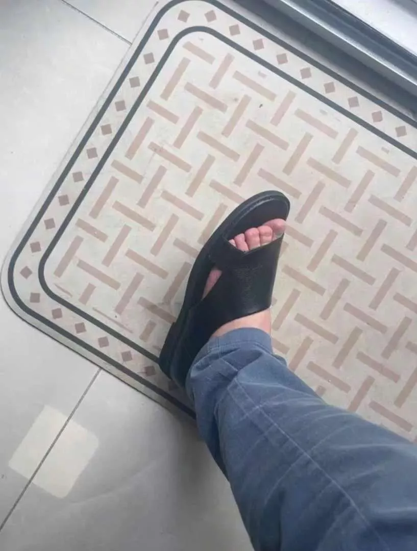 Dép sandal nam phong cách trẻ trung