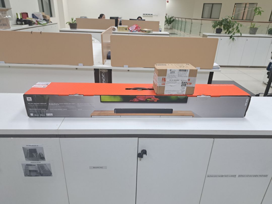 Thiết kế JBL Bar 300