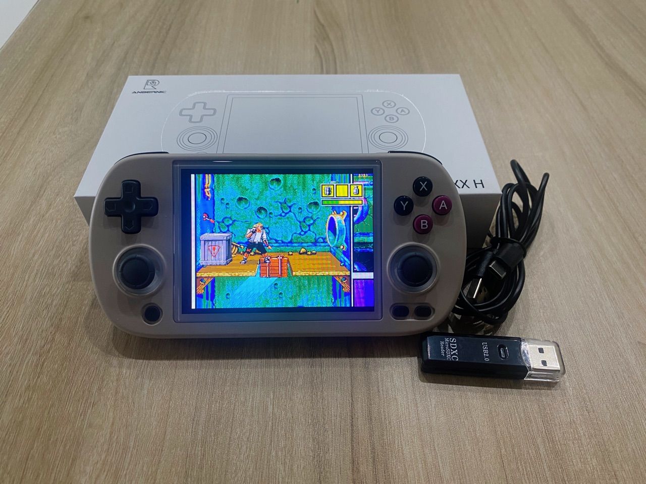 Anbernic Rg40xx H và phụ kiện
