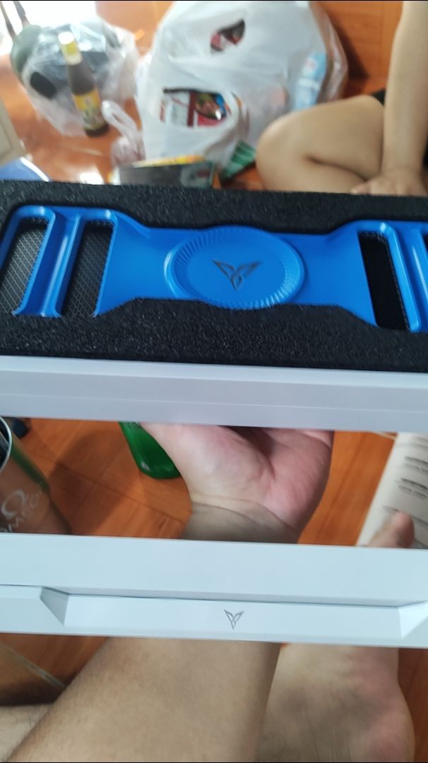 Cổng kết nối của đế tản nhiệt Flydigi BS1