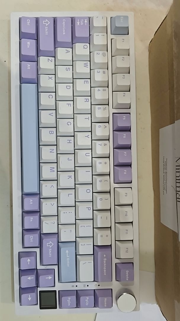 Màn hình TFT trên Ajazz AK820 Pro