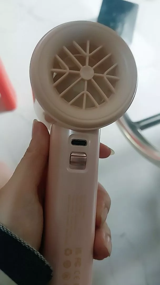 Quạt mini dùng ngoài trời