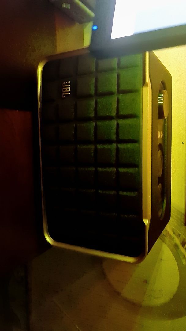 Loa JBL Authentics 200