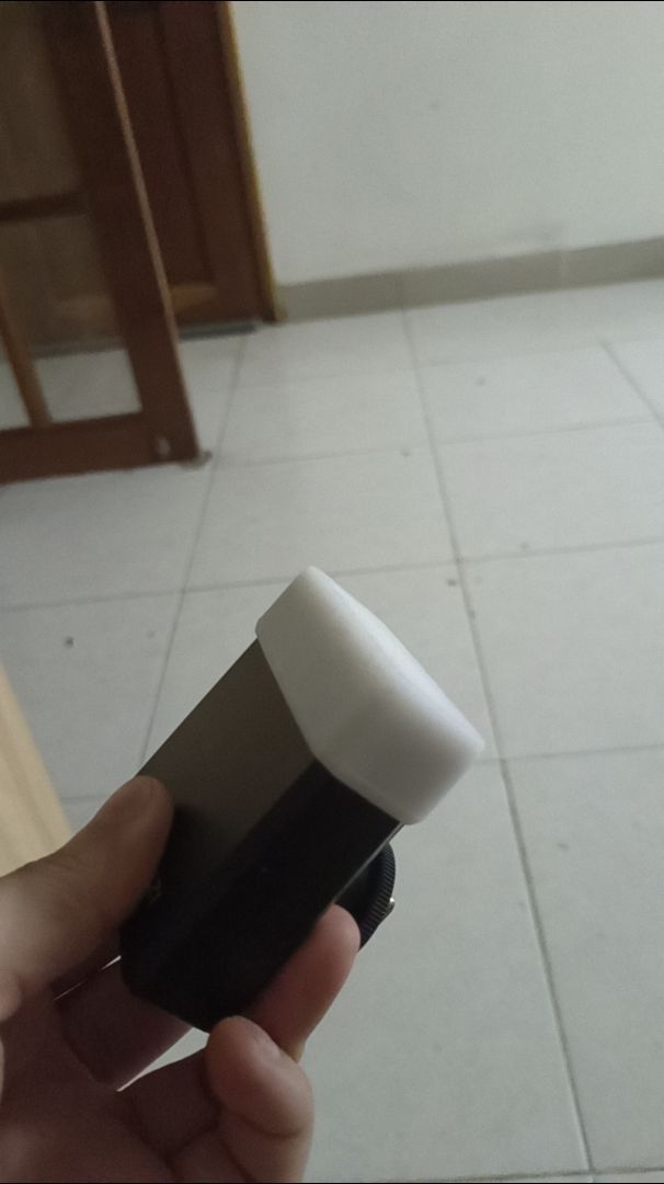 Ulanzi AS030 gắn với đèn flash F12