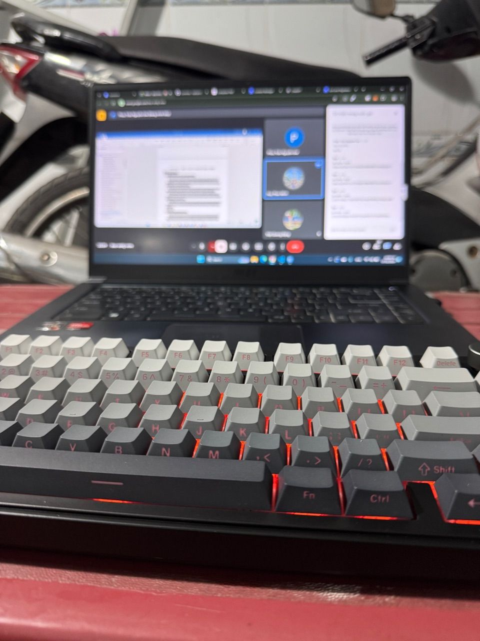 Bàn phím Attack Shark X85 với keycap Cherry Profile