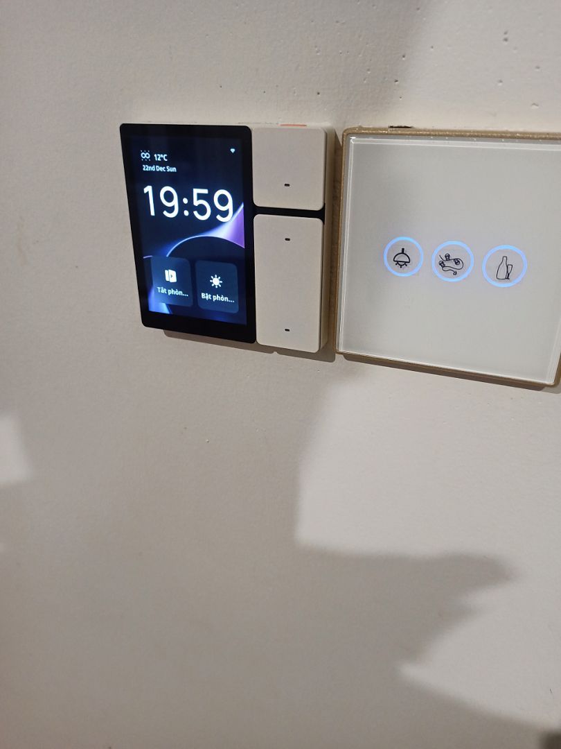 Bảng điều khiển trung tâm MOES TPP06