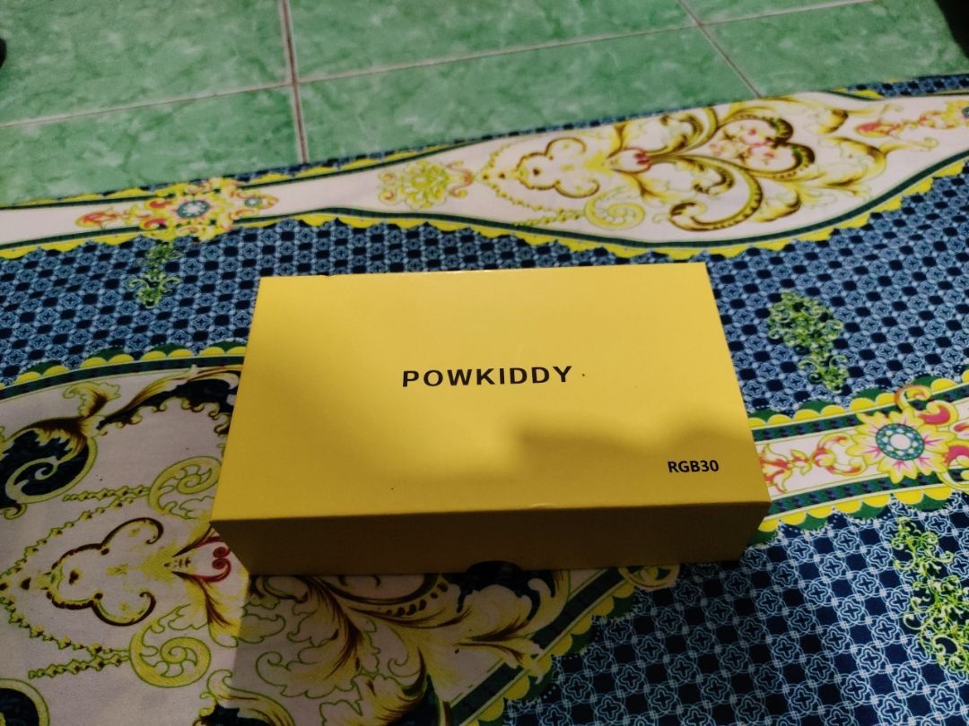 Các cổng kết nối trên Powkiddy RGB30