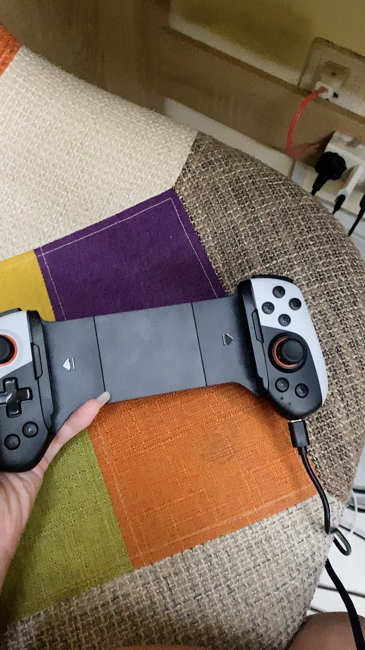 Joystick và nút bấm trên tay cầm JK03