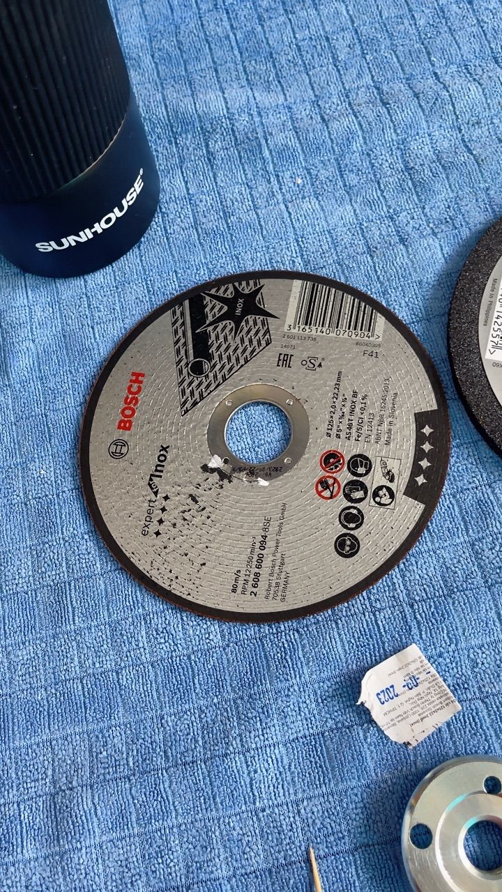 Đá cắt Bosch 125x2x22.2mm
