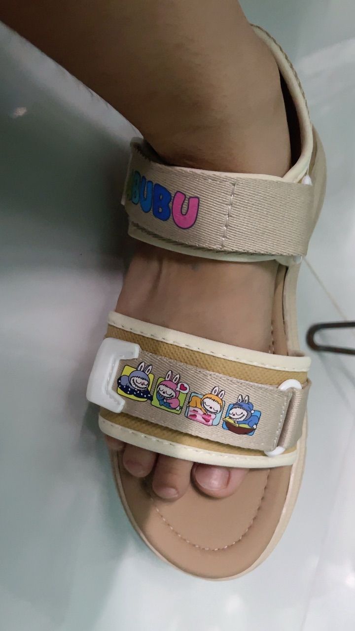 Mẫu Mới Dép LABUBU Hottren Giày Sandal Cho Bé Gái Có Size 30 - ảnh 3