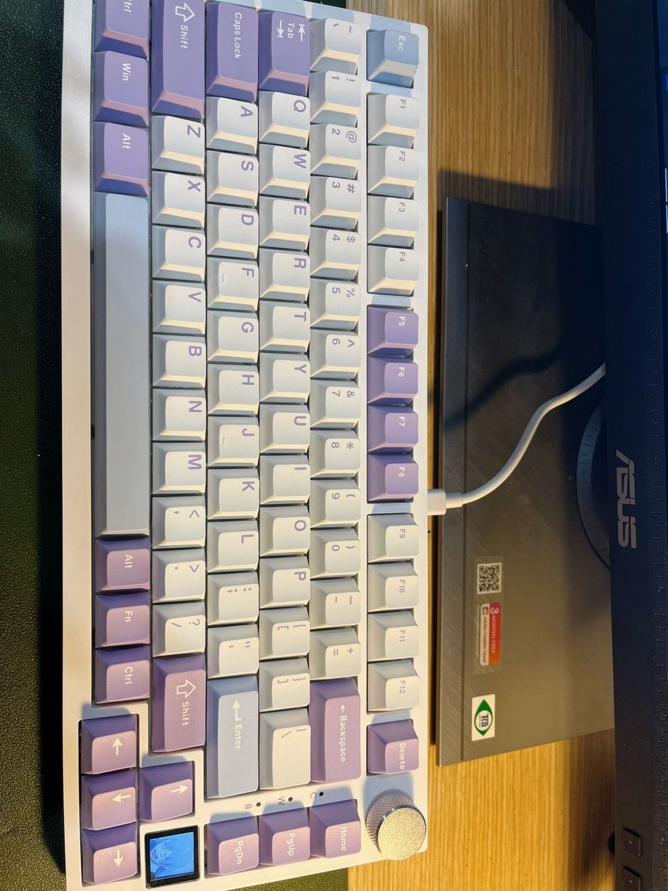 Bàn phím Ajazz AK820 Pro với đèn RGB