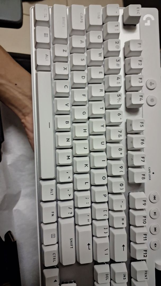 Đèn RGB trên bàn phím Logitech