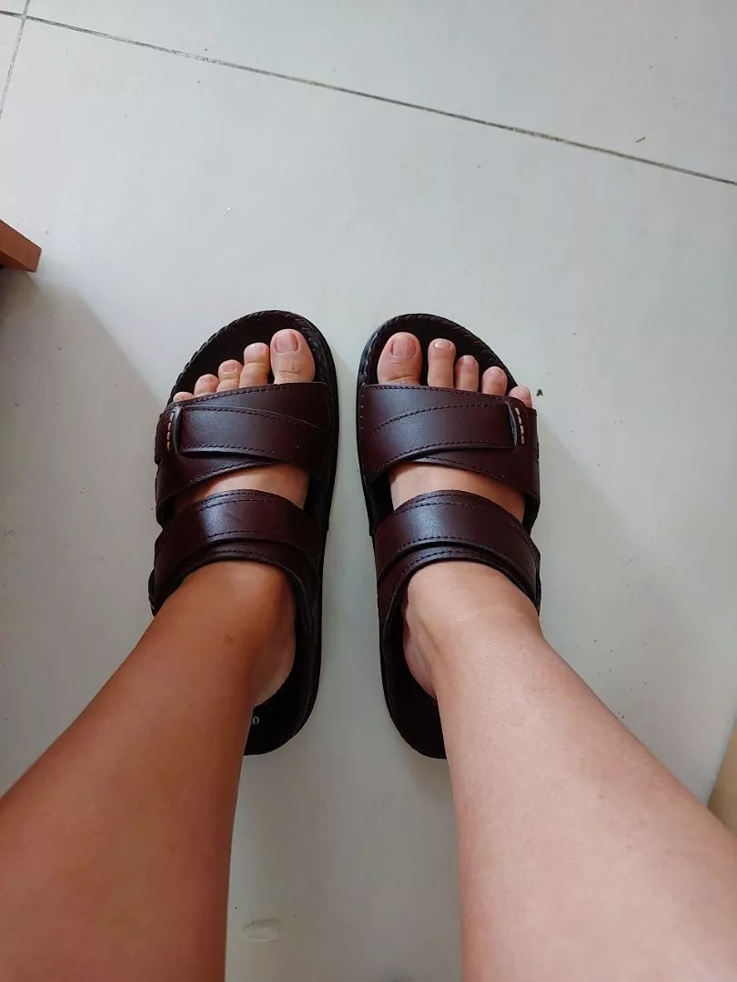 Kiểu dáng gọn nhẹ nam tính dép quai ngang DONAVY