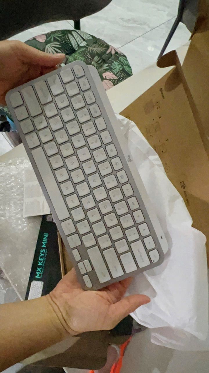 Bộ bàn phím chuột Logitech đa thiết bị