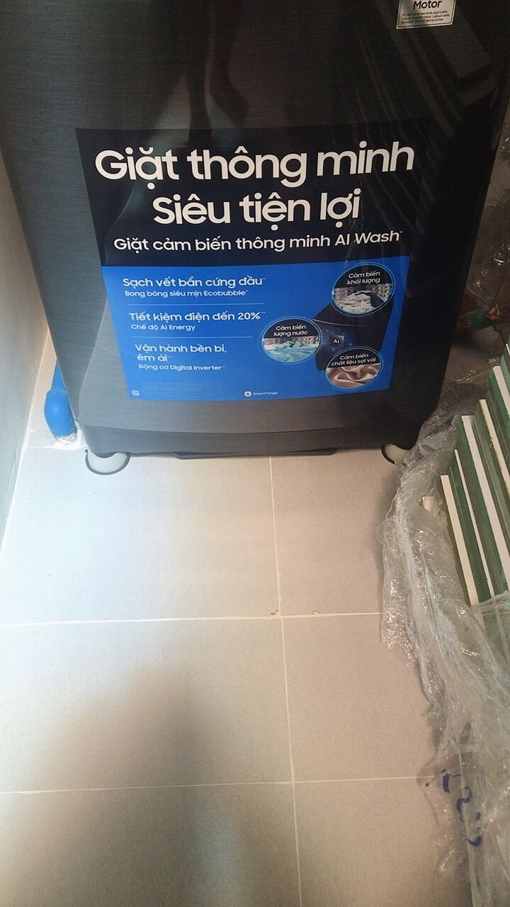 Thiết kế cửa trên màu đen