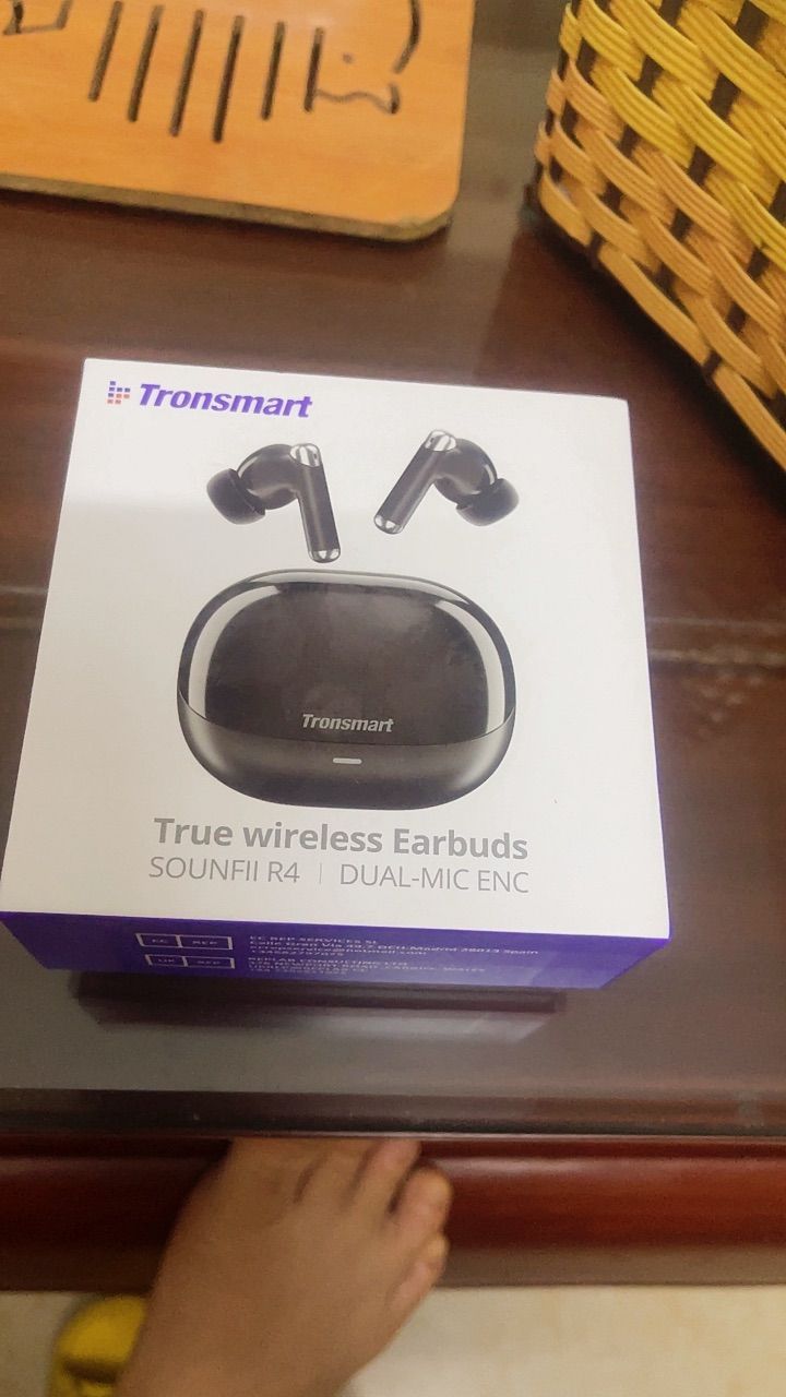Thiết kế tai nghe Tronsmart SOUNFII R4