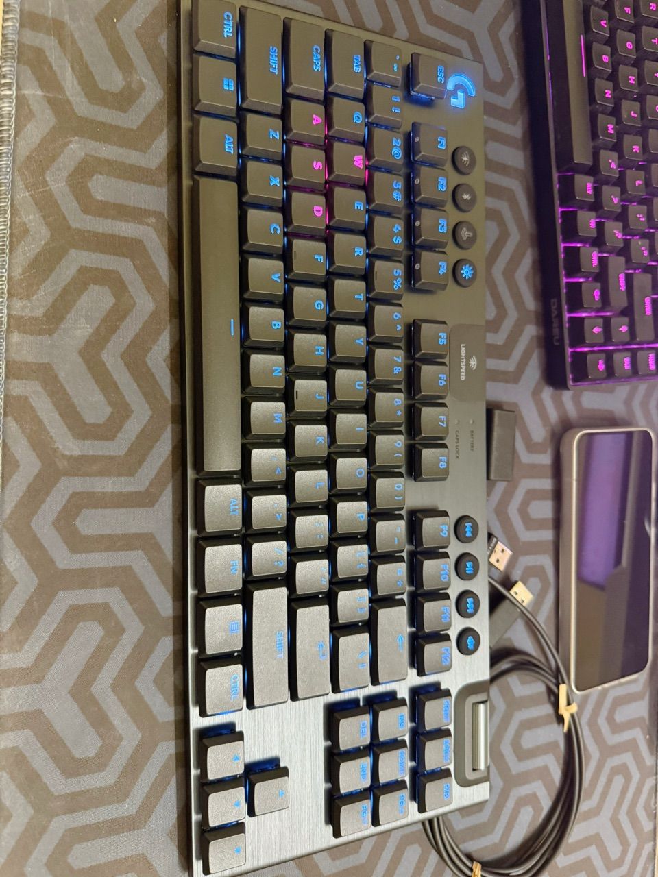 Chi tiết bàn phím Logitech G915 X LIGHTSPEED TKL