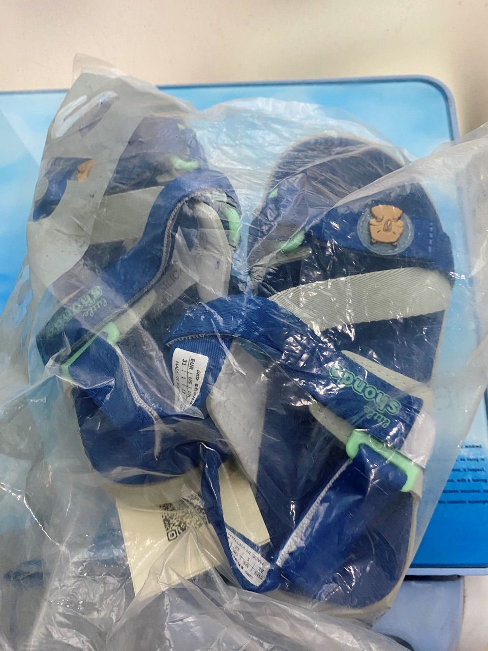 Chi tiết giày sandal bé trai Shondo