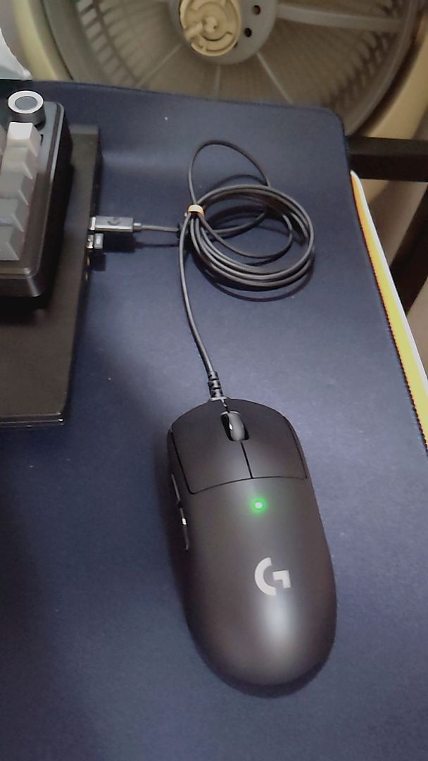 Chuột Logitech sạc USB-C