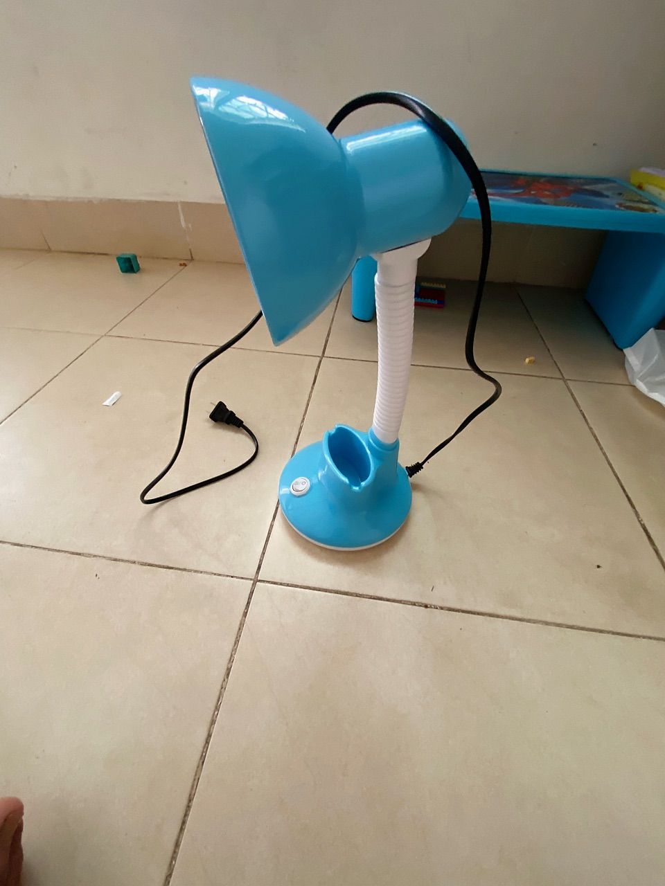 Đèn học để bàn chống cận tích hợp giá để bút và đỡ điện thoạ - ảnh 2