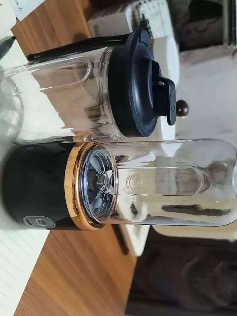 Cốc ép trái cây cầm tay nhỏ gọn