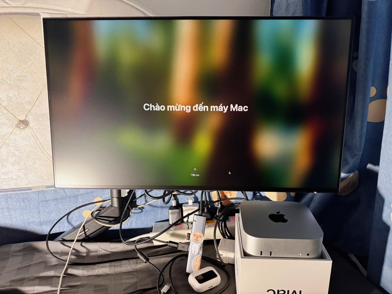 Mặt trước màn hình Dell 24 inch