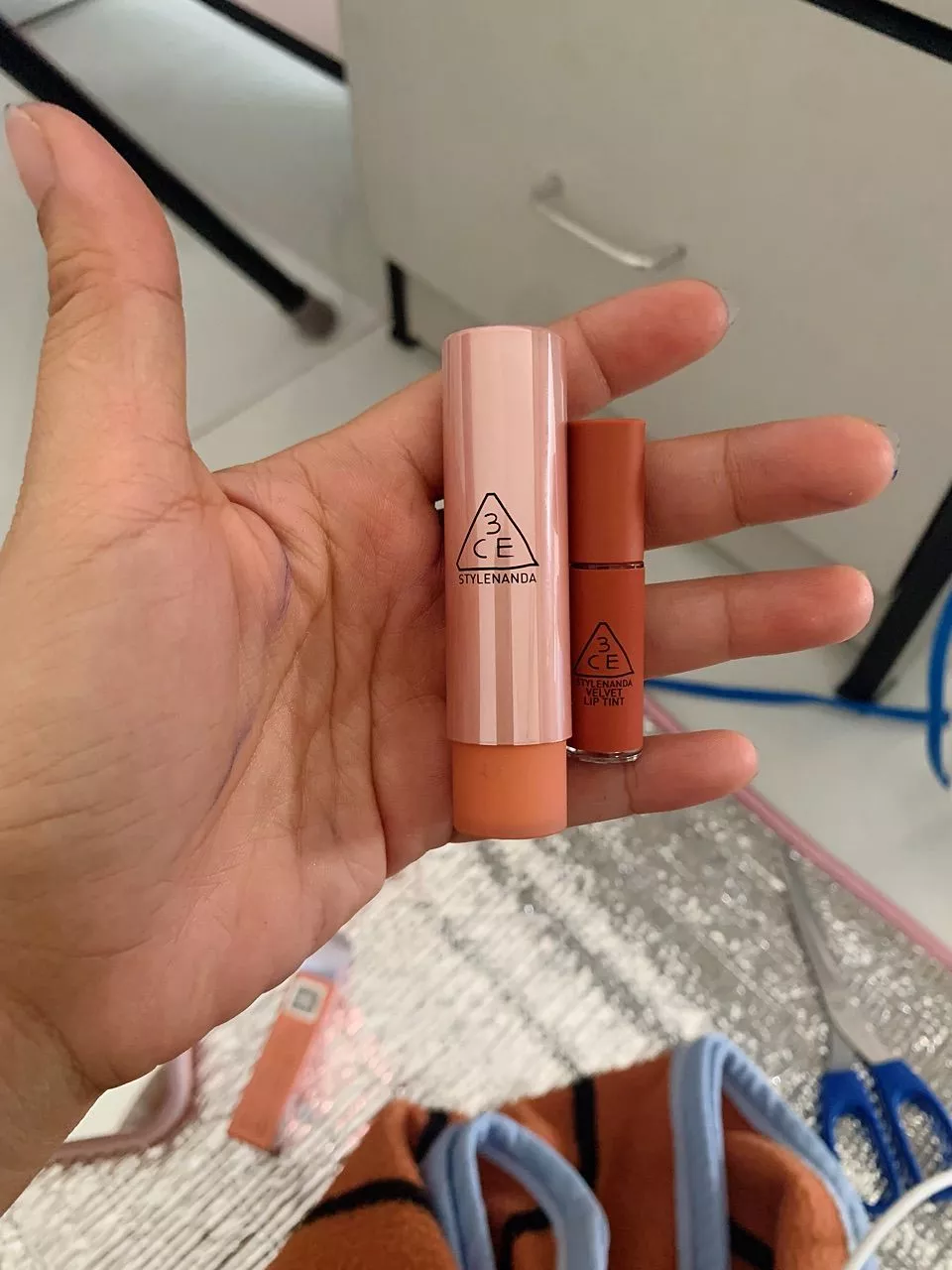 ẢNH THẬT - Son bóng dưỡng môi 3CE GLAZY LIP GLOW Mã giảm giá, Thế giới deal, Deal cực sốc, khuyến mãi,đồ tập gym, yoga, bóng đá, Siêu sale khuyến mãi,Thế giới deal, mã giảm giá, bão sale, khuyến mãi khủng, khuyến mãi hot, săn coupoun, hot deal, lazada, sendo, tiki, shopee, laptop, iphone 13 pro max, samsung, dell, ngân hàng, vay tiền nhanh, năm 2025,sale 6.6, 9.9, 10.10, 11.11 siêu sale cuối năm 12.12,chứng khoán,giáo dục, Pickleball