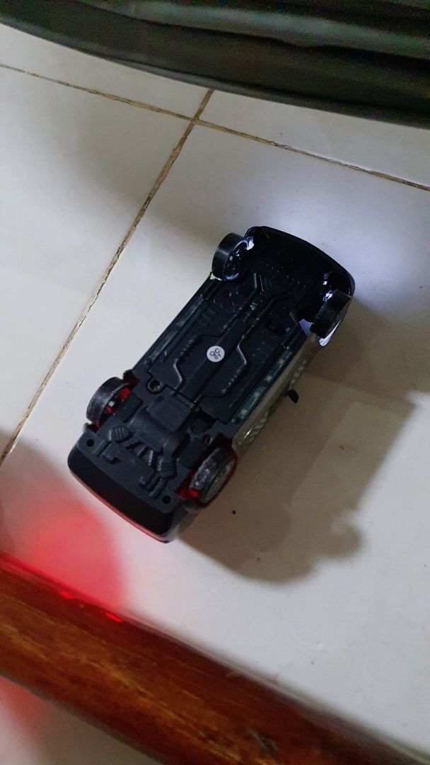 Thiết kế ô tô điều khiển tỉ lệ 1:20