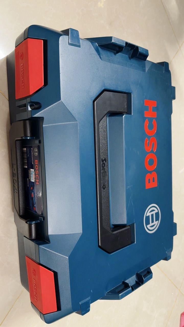 Không gian bên trong hộp Bosch L-Boxx 136