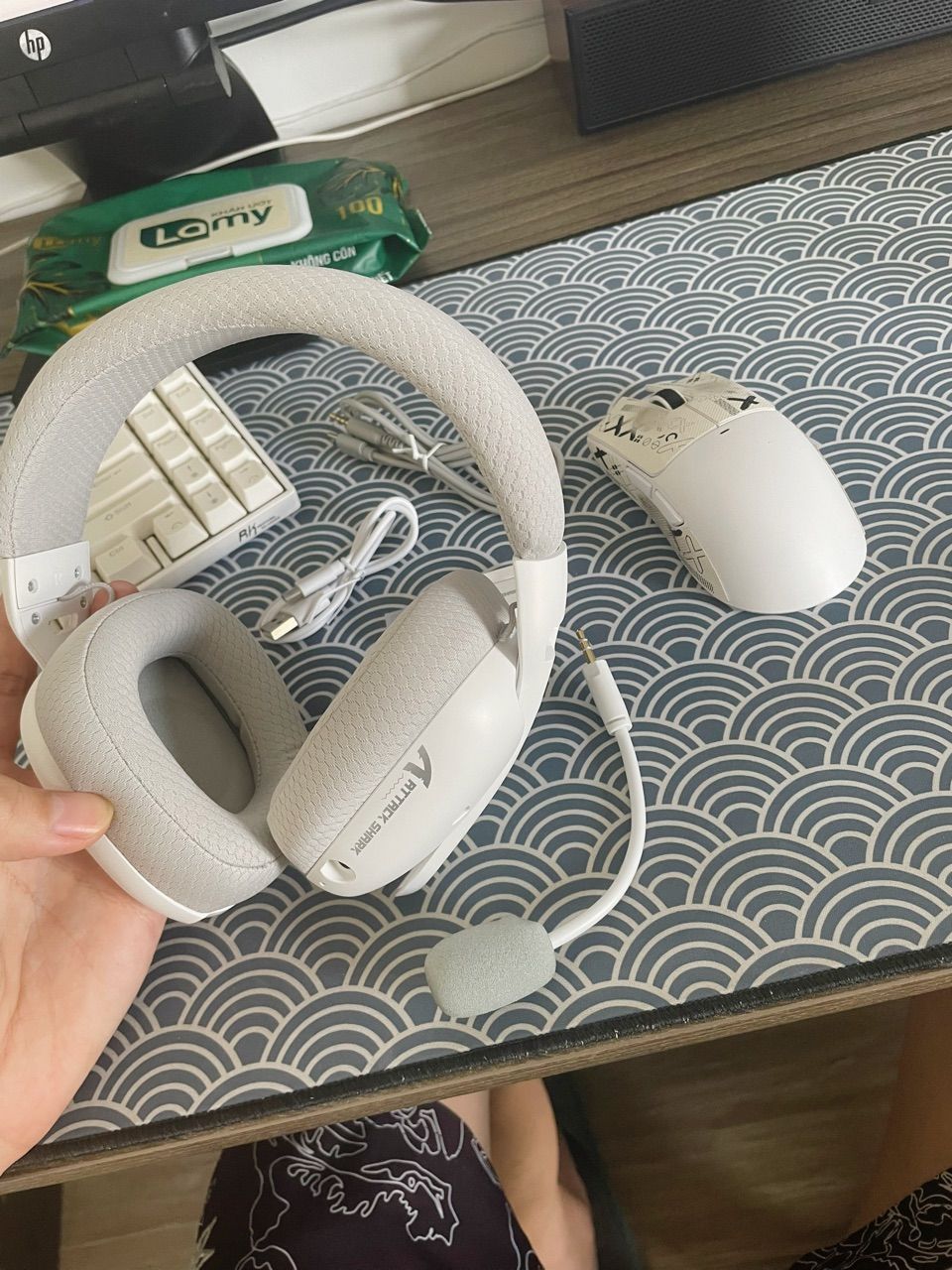 Tai nghe Attack Shark L80 Pro và đầu thu