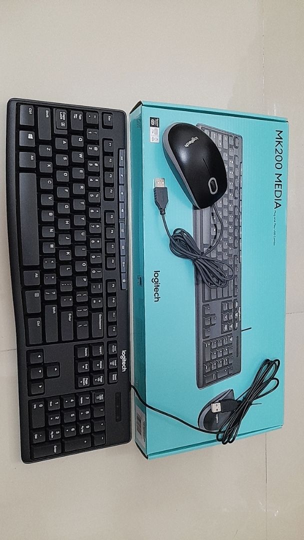 Combo Logitech MK200
