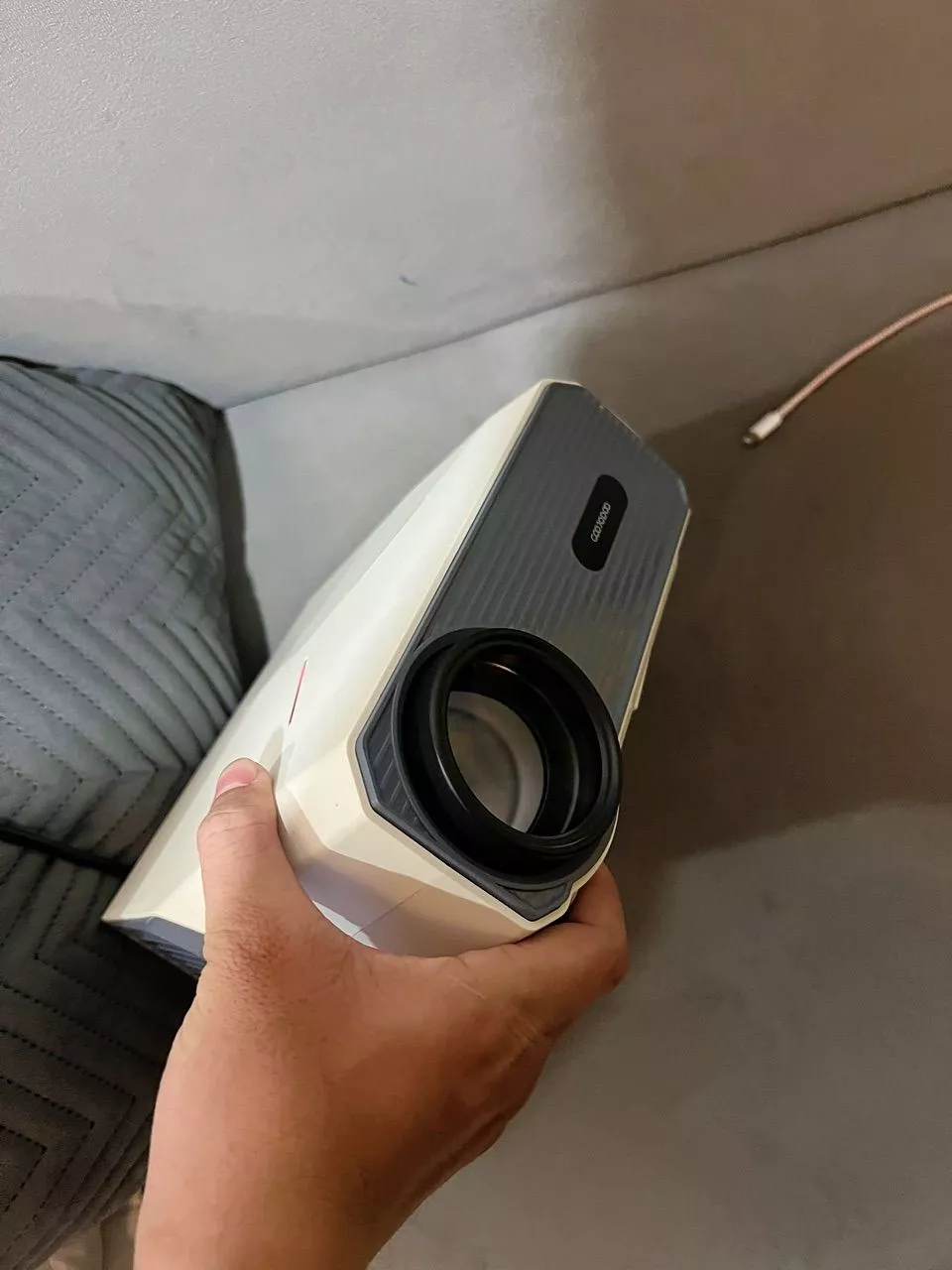 Máy chiếu GOOJODOQ cổng kết nối