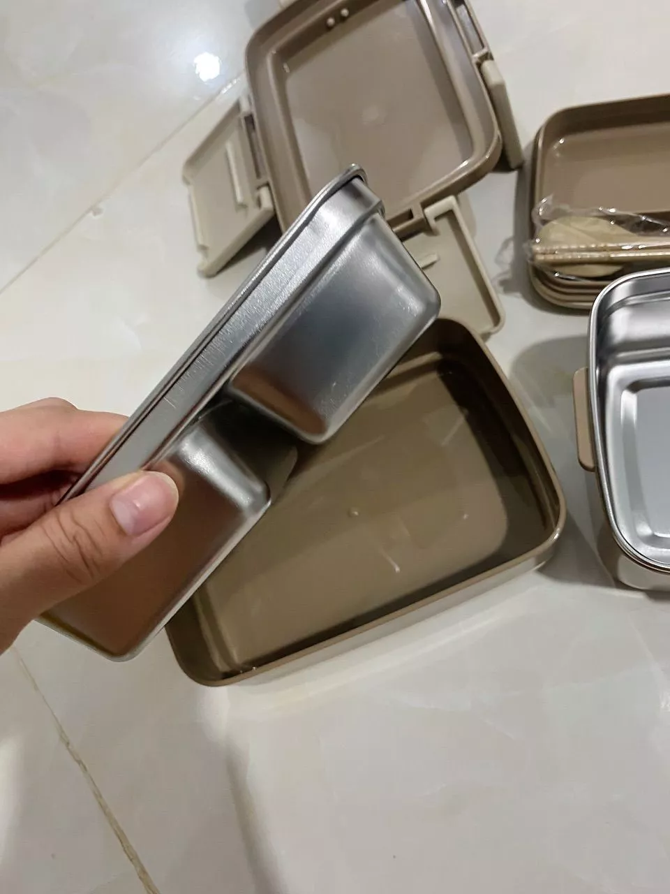 Quai xách ẩn tiện mang theo