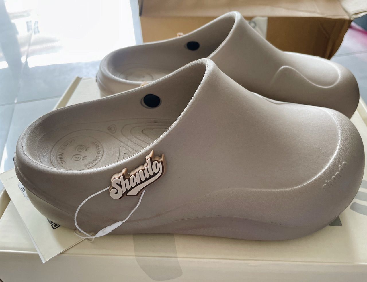 Thiết kế dép Shondo Suke Clog