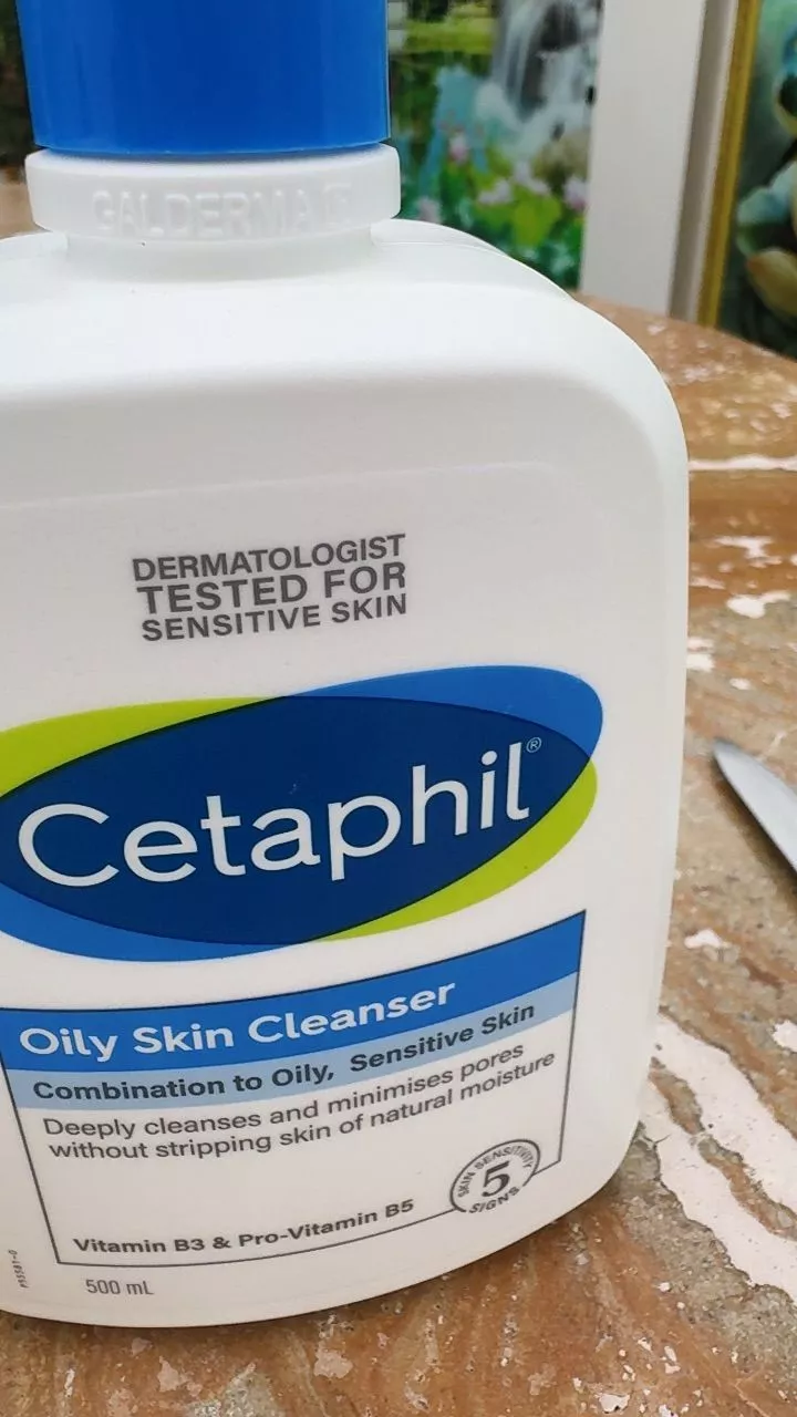 Sữa rửa mặt Cetaphil dịu lành cho da dầu nhạy cảm