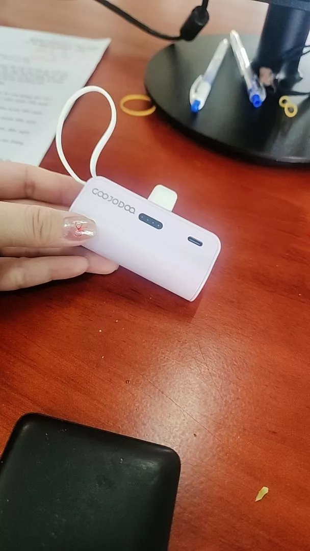 GOOJODOQ mini power bank cổng Type-C và Lightning