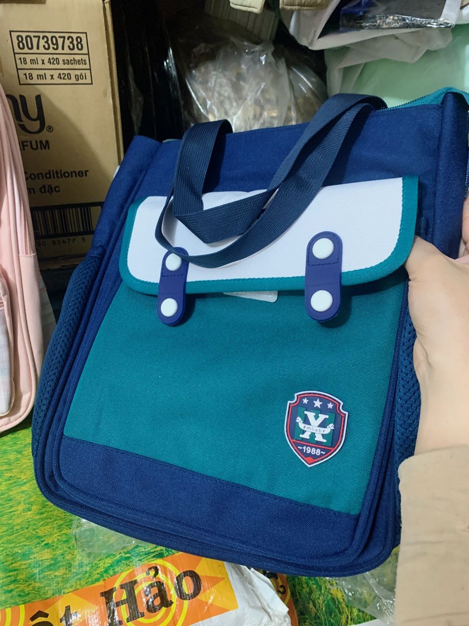Màn hình và thiết kế Powkiddy V20