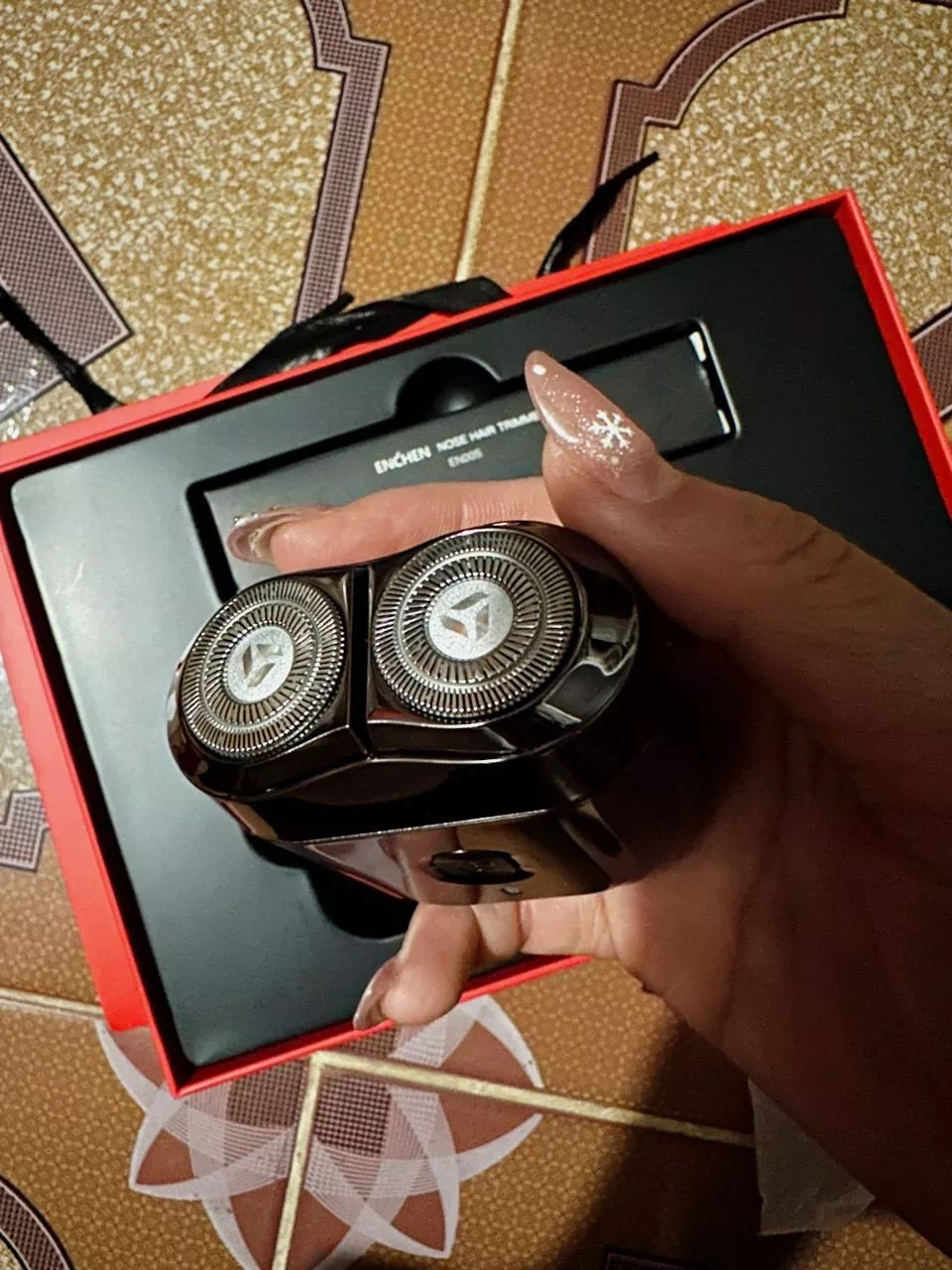 Máy tỉa lông mũi Enchen EN005 dùng pin AA