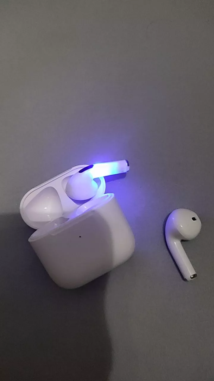 Hộp sạc tai nghe Pro4