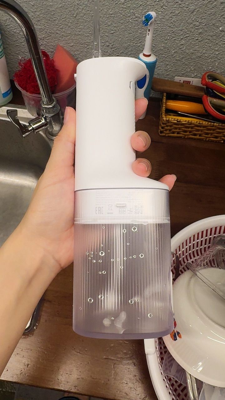 Xiaomi Water Flosser 2 dùng cho chăm sóc răng miệng