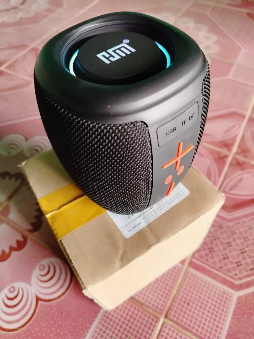 Loa Bluetooth HM805 kết nối với điện thoại