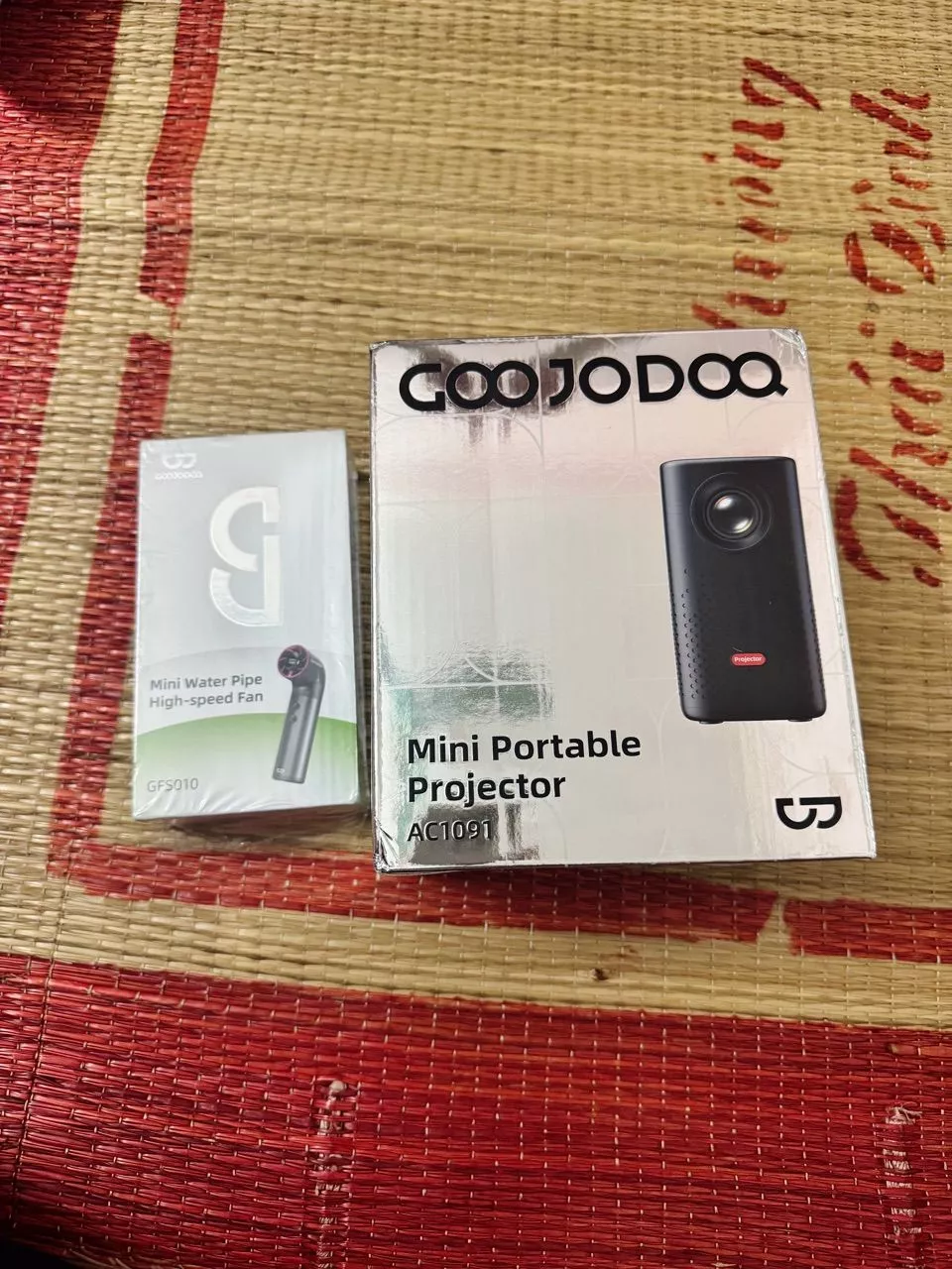 Máy chiếu mini GOOJODOQ