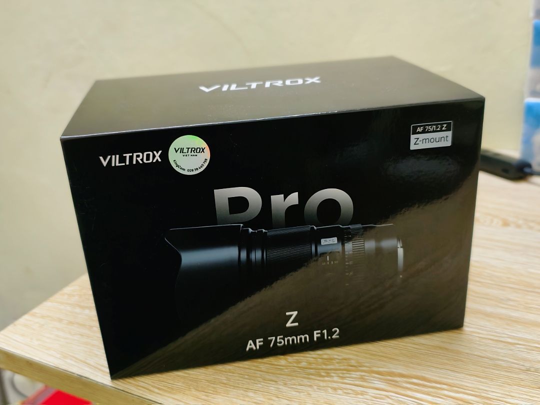 Thiết kế ống kính Viltrox AF 75mm F1.2