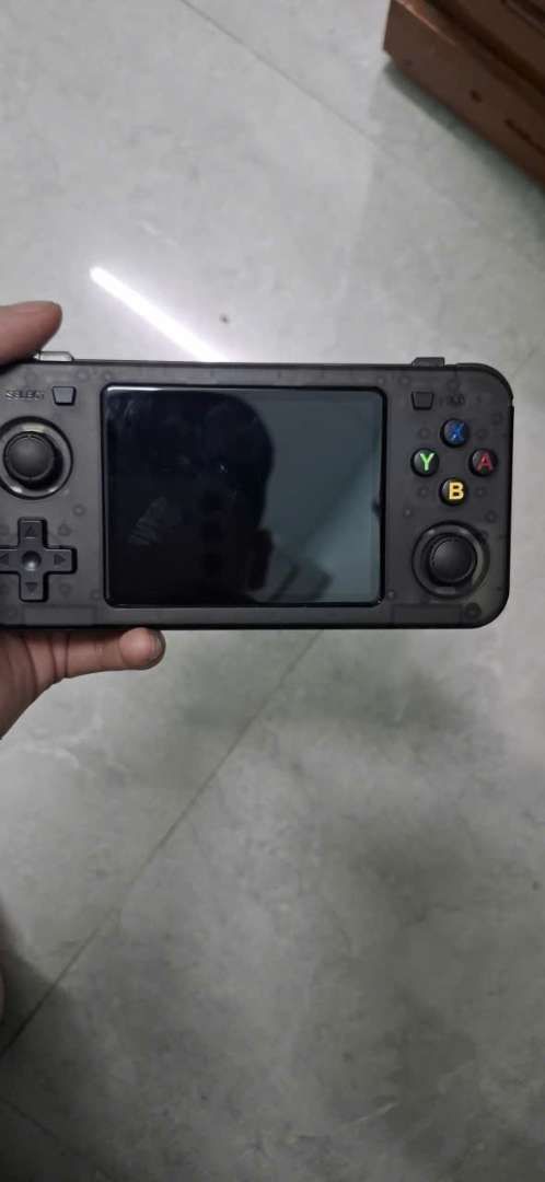 Thiết kế máy chơi game R36h